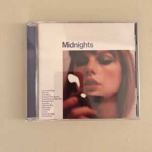 AUTOGRAPHED Taylor Swift Midnights CD
